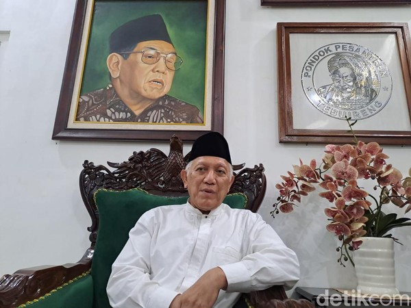 <div>KH. Abdul Hakim Mahfud Jadi Pilar Ekonomi NU, Fokus Bangun dan Berdayakan Usaha Kecil menengah indonesia.</div>