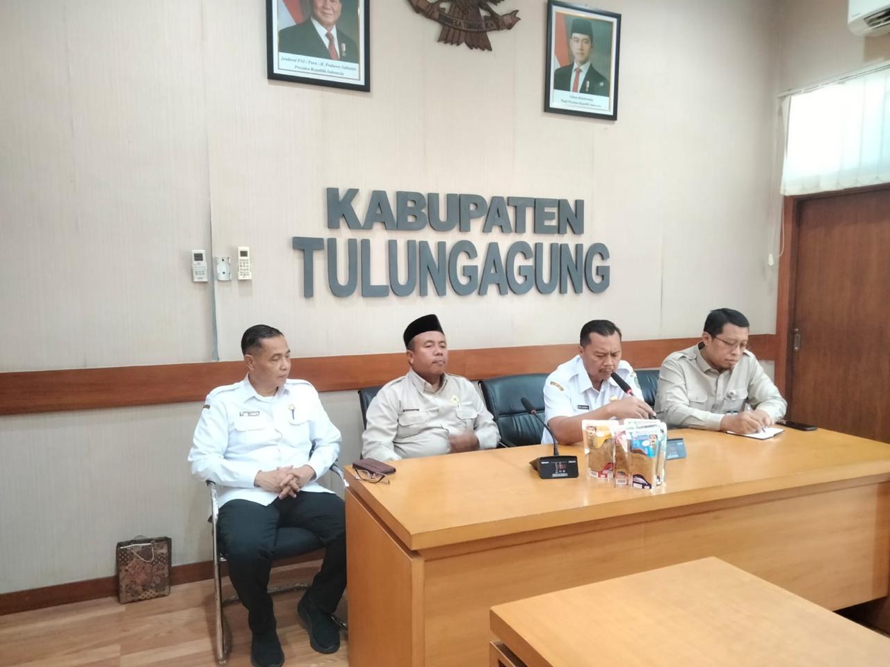 &nbsp;Bupati Tulungagung, Sekda, dan Dinas Koperasi Dukung Penguatan Produk Halal untuk Jamaah Umrah&nbsp;